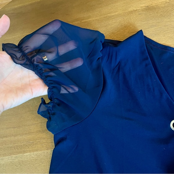 Sheer sleeved business casual top - Picture 3 of 4